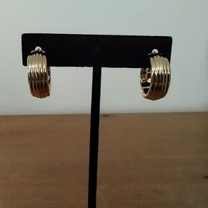 Milor 18kt gold ribbed hoop earrings
